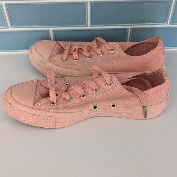 Chuck Taylor low Coral/Peach Converse All Star women's sneakers. - Picture 4 of 6